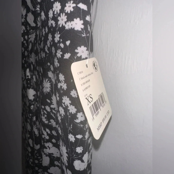 Free People Floral Black And‎ White Leggings - Picture 4 of 5